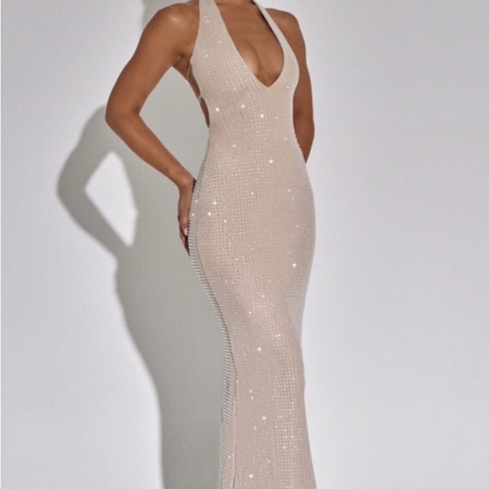 Chic Backless Cream Dress
